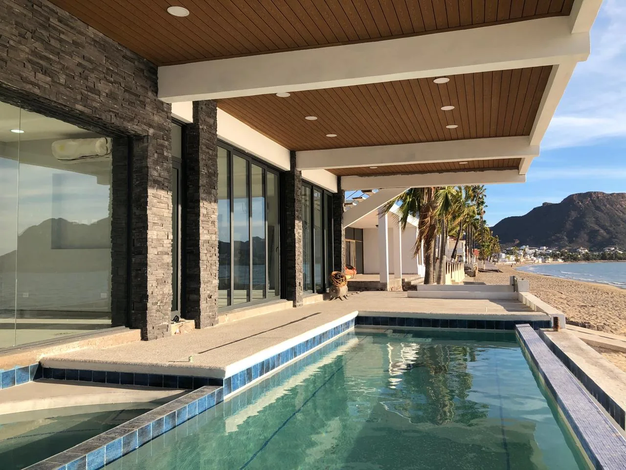 Proyecto residencial frente al mar realizado por JEA Construcciones